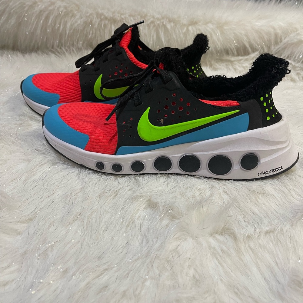 Nike cruzrone Kids' multi color sneaker. Brand New